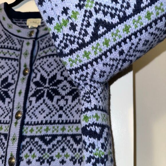 L.L. Bean Vintage Womens XL Nordic Blue Lambswool Cardigan Sweater Gently Worn - Picture 5 of 12